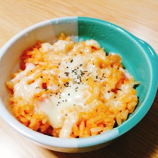 リメイク☆ケチャップライスのバジルチーズ焼き